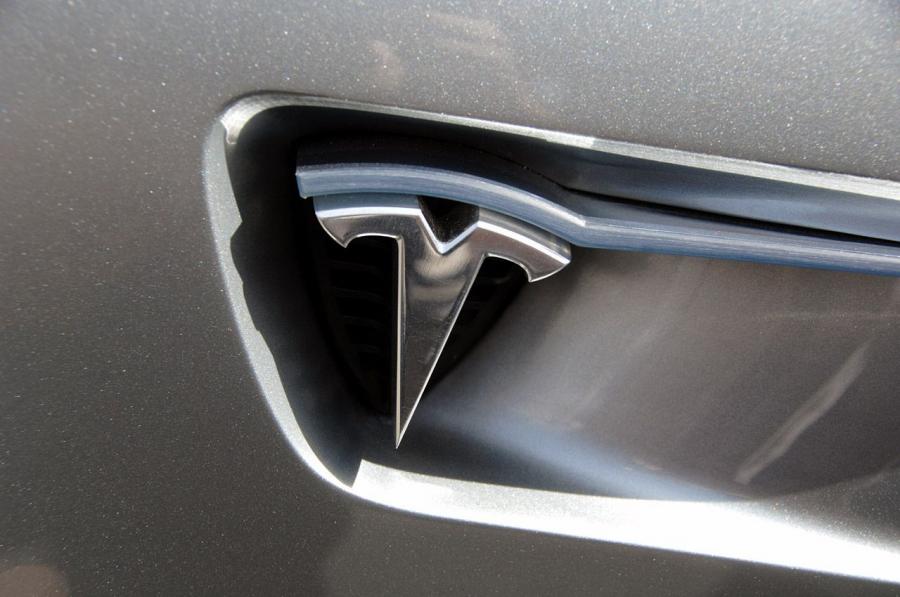  Tesla Model S 2009 года  (фото 15 из 44)